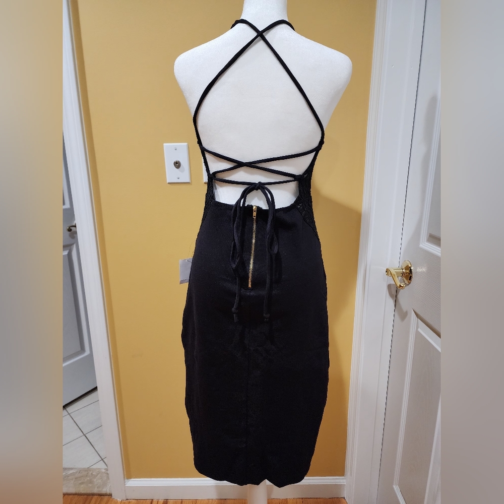 Dress - Picture 3 of 4